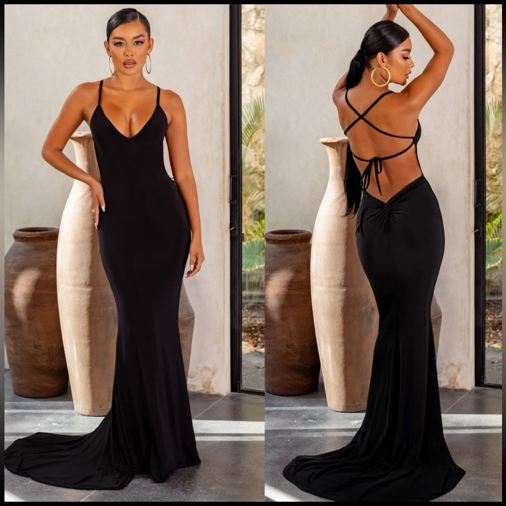 Club L London - Black Open Back Gown
